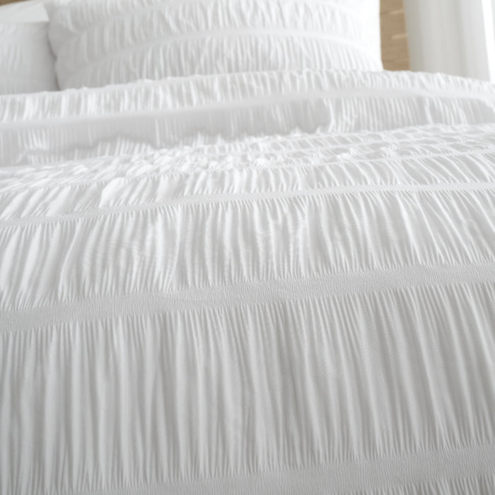 Catherine Lansfield Bedding Seersucker Duvet Cover Set with Pillowcases White